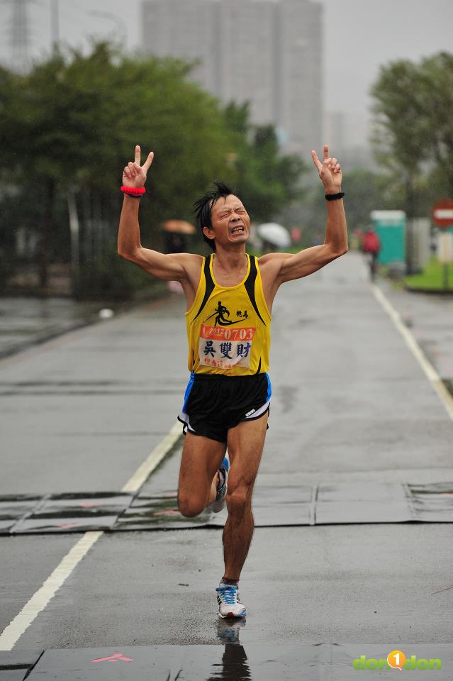 不畏風雨堅持到最後的就是去年的冠軍─吳雙財