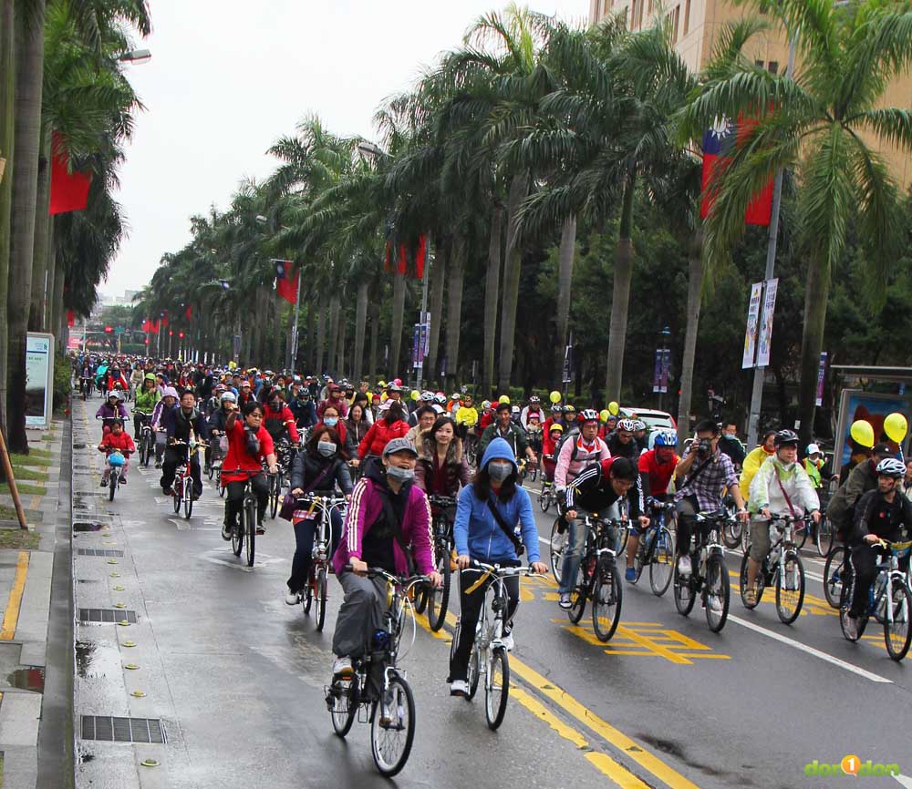 轉動台灣向前行,7萬車友主題秀