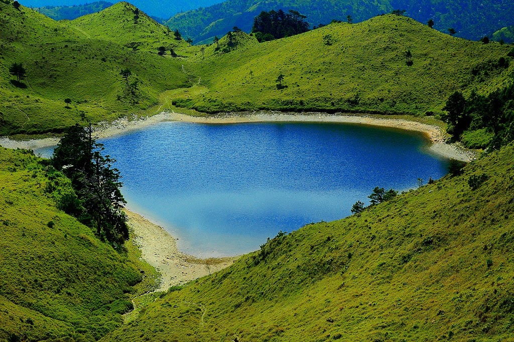 高山上的源,山巔上的湖與池