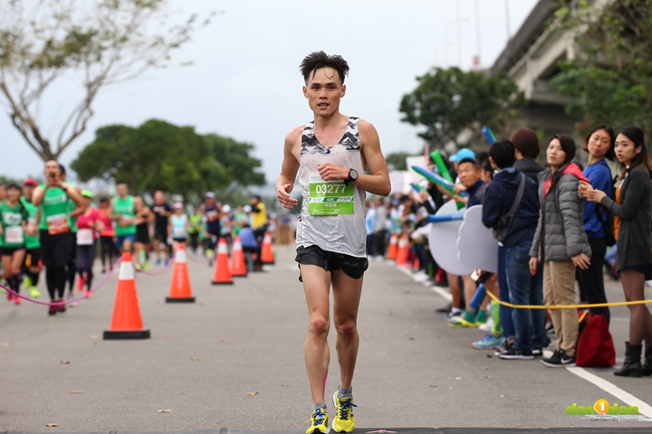 何志宏 以02:41:39拿下國內總二的成績。
