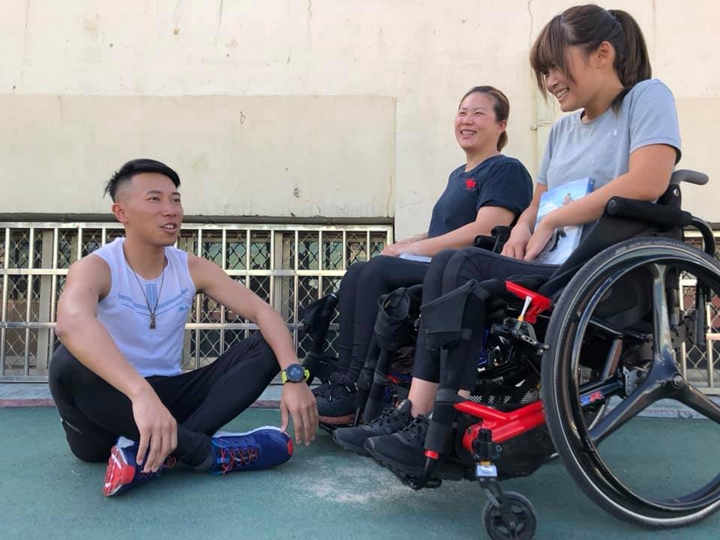 陳彥博也與羊角姊妹分享他痛苦的超馬經驗,只希望能鼓勵他們更多一些。