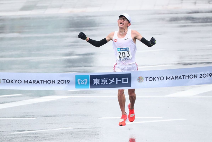 中央大學的堀尾謙介以2小時10分21秒拿下日本第1名,圖片來源:JAAF日本陸連