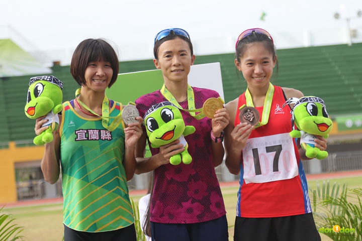 全運會馬拉松張芷瑄以2小時58分,第三名之姿跨過終點奪下銅牌