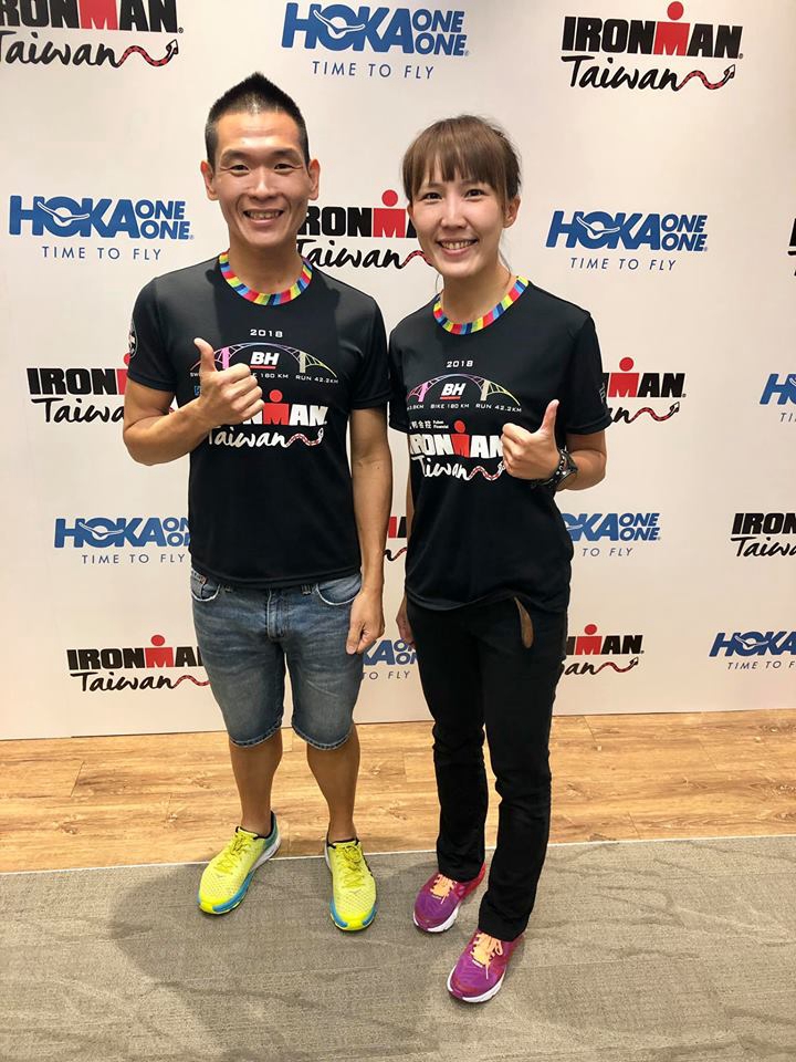 人三項競賽好手「店長」鄭家軒與「鐵人甜心」殷婉柔到場助陣 照片來源:殷婉柔