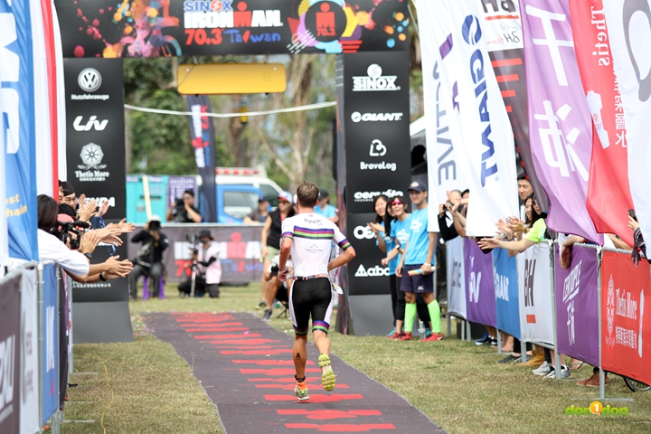 IRONMAN 70.3Taiwan在全球選手的認證中,拿下了最讓人滿意賽事TOP10及最佳賽後慶典TOP10殊榮。