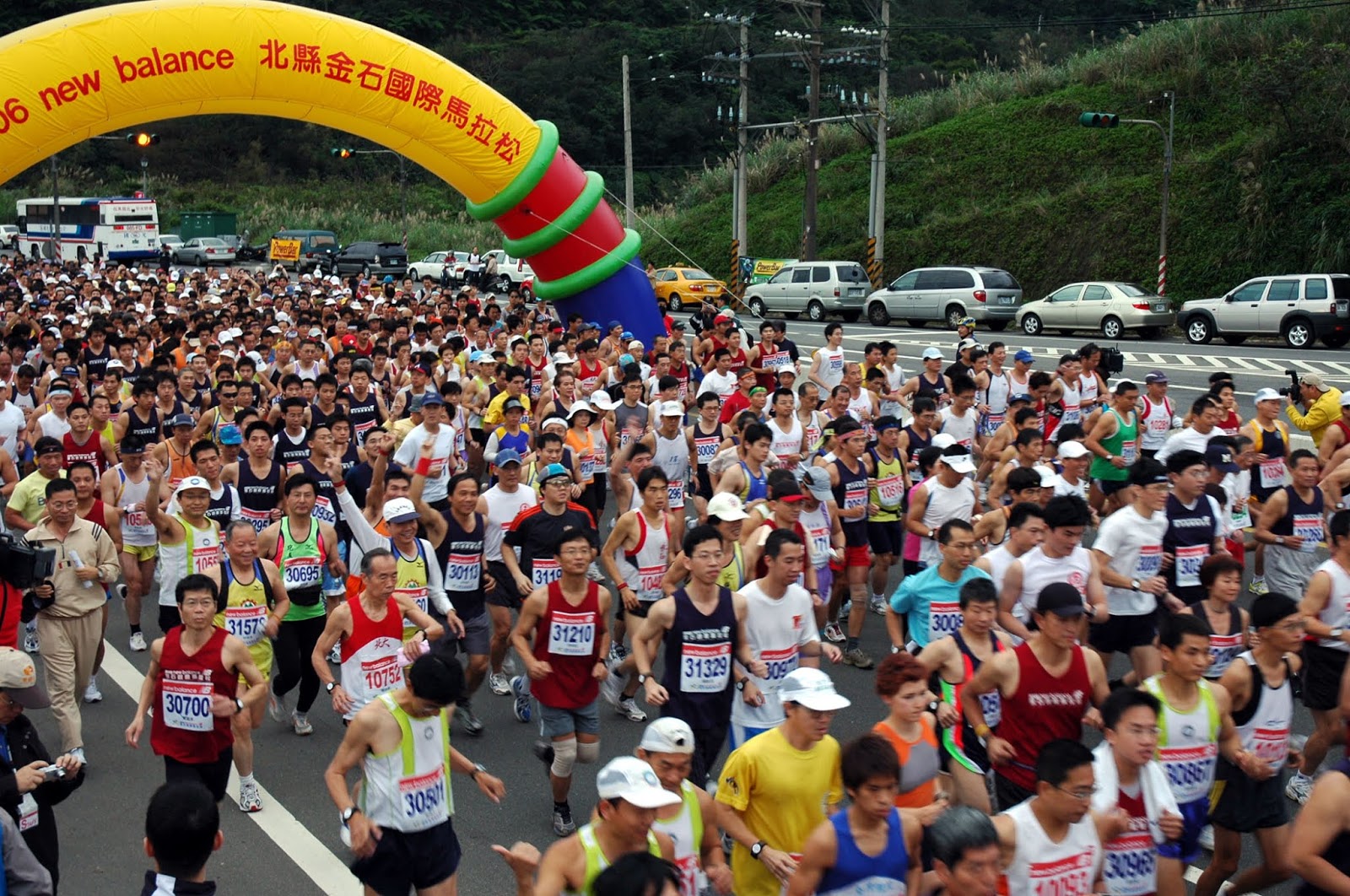 隔年考量比賽路線經金山與石門兩個鄉鎮,將金山馬拉松賽易名為『金石國際馬拉松』