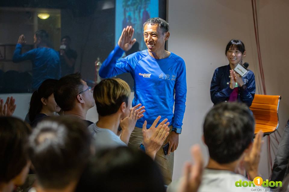 座談會上,馬拉松界的長青樹何信言也共襄盛舉,受到眾人歡迎