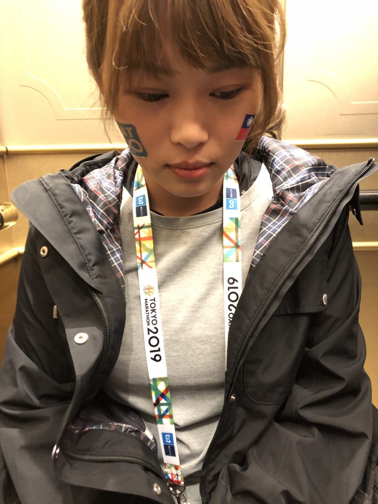 羊角妹姿予在賽後因為自己沒能完成目標,心情相當低落。