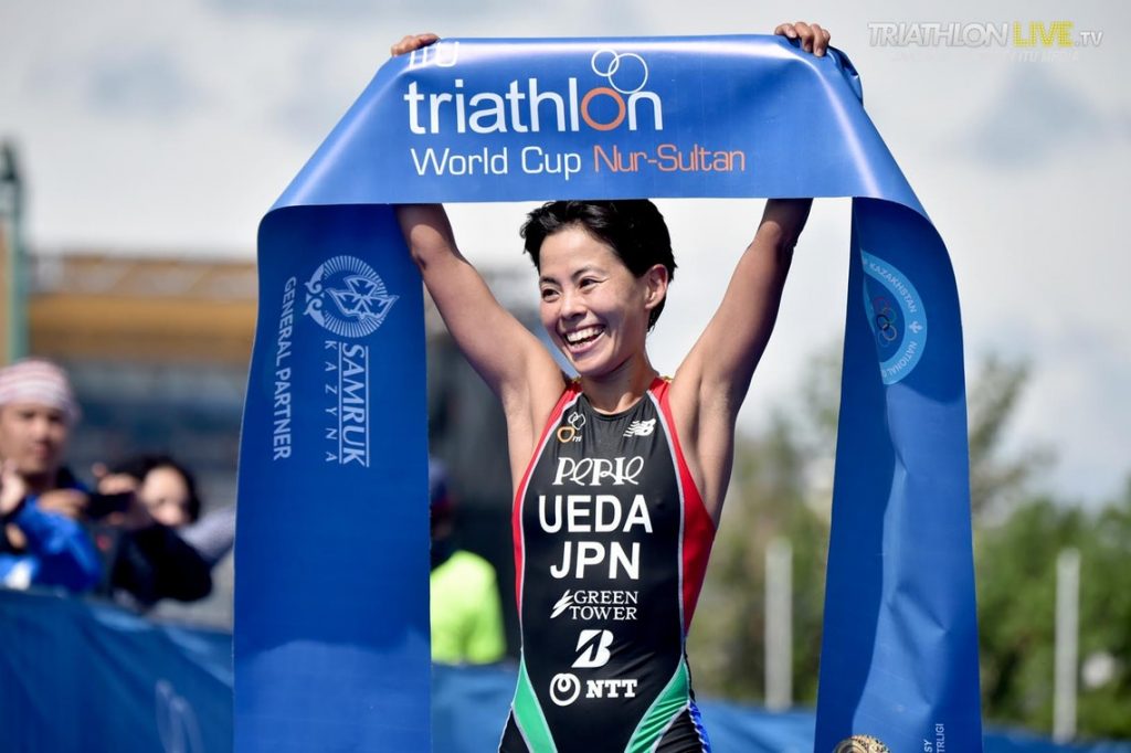 上田藍三項以總成績1:56:38,開心封后。