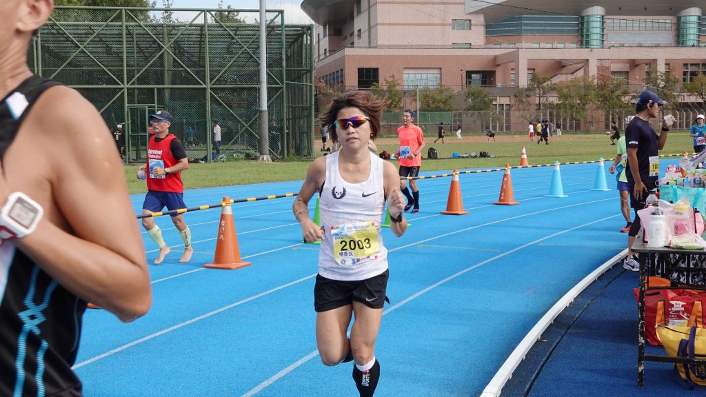 由國家紀錄保持人楊喬筑一路領先,無疑慮奪下女子組優勝