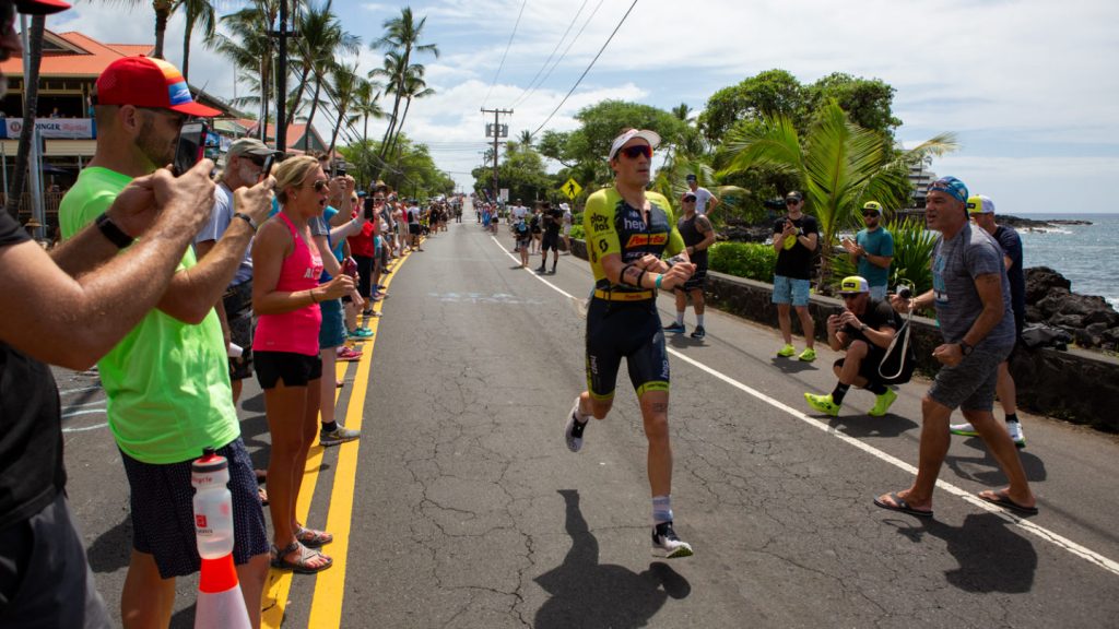 德國的 Sebastian Kienle 以 2:49:57 完成路跑。圖片來源。Photo: Brad Kaminski