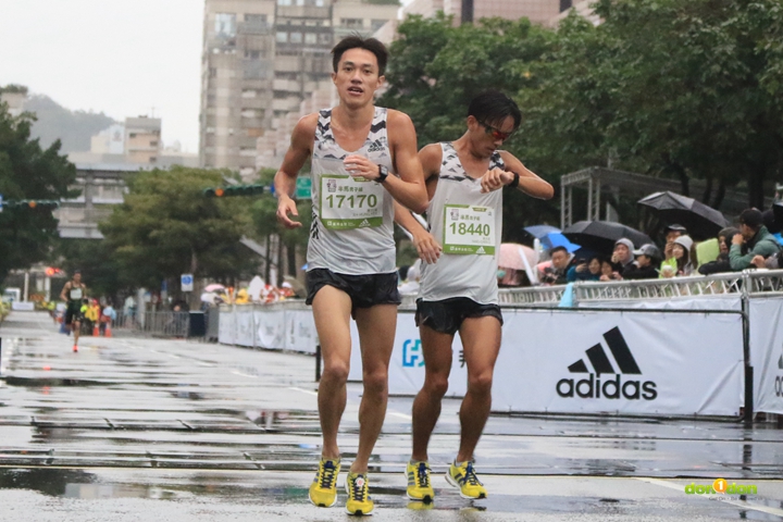 2018 臺北馬拉松21km組，葉日鴻以70分09秒奪下總排第三名
