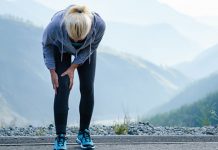 膝蓋外側有點痛 髂脛束症候群該怎麼辦 照片來源:athletico