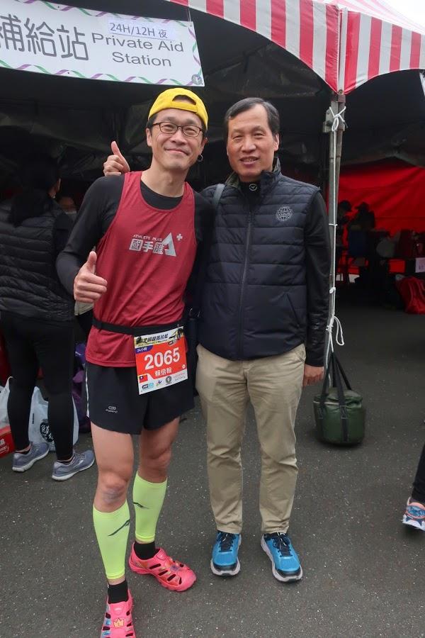 ◎百樂仕運動行銷的蕭大哥,感謝他提供「VIRUS」這樣優質的壓縮服飾給超馬選手使用