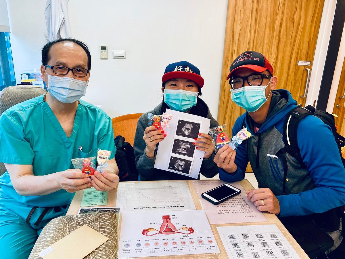 為了懷孕每天打針吃藥,小微卻說:「將來好動寶寶不用很孝順,只要好好活著。」圖片來源:好動夫妻臉書。