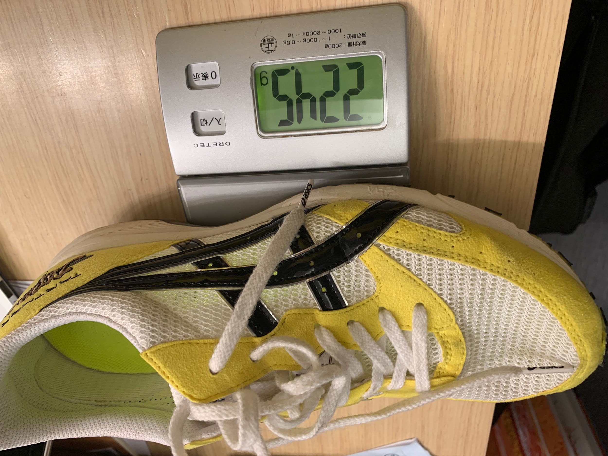 相較於虎走的225g竟然還輕一點(本來以為多了碳纖板會更重一點)