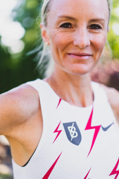 莎拉妮·弗拉納根(Shalane Flanagan),曾經的四屆奧運會選手,現在是鮑爾曼田徑俱樂部(Bowerman Track Club)的專業教練。 照片來源:考特尼·懷特 (Cortney White)