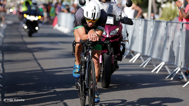 Gustav Iden 在2019 IRONMAN 70.3 世錦賽中騎乘公路車,從第十名追到第二名,最後贏得冠軍。圖片來源。