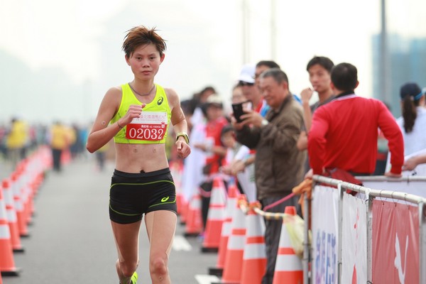2013 年初,簡培宇以 2:57:58 首度破三並名列當時歷年十傑。圖片來源。