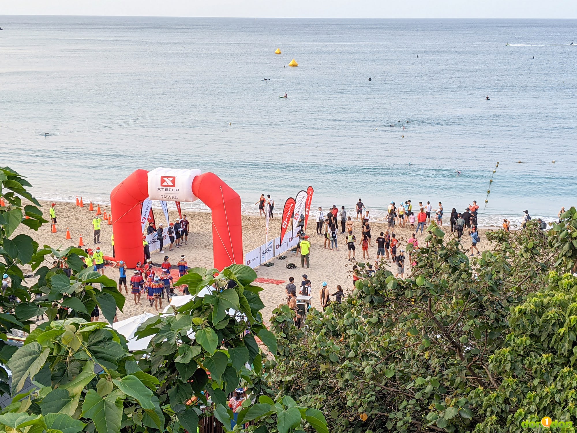 XTERRA Taiwan 游泳項目在小灣舉行