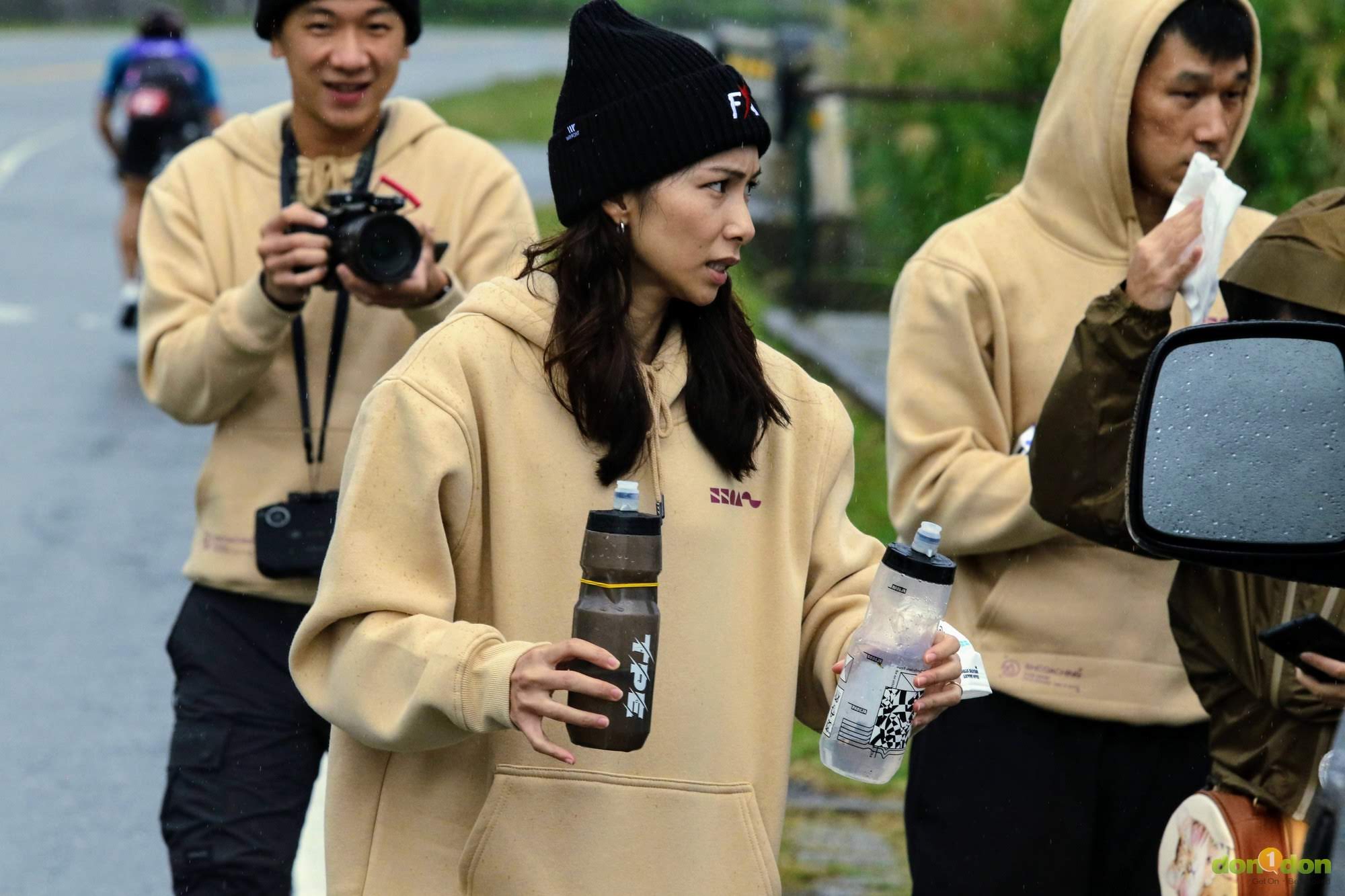 謝昇諺的補給團隊,老婆Kyoko連兩年下場擔任補給員,做最大後盾
