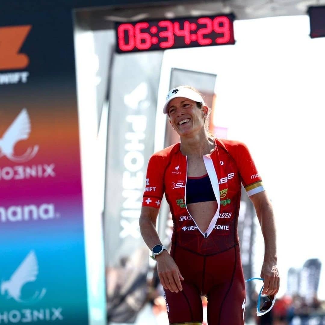 Nicola Spirig 最終也以 7 小時 34 分 19 秒完成。圖片來源:nicolaspirigofficial