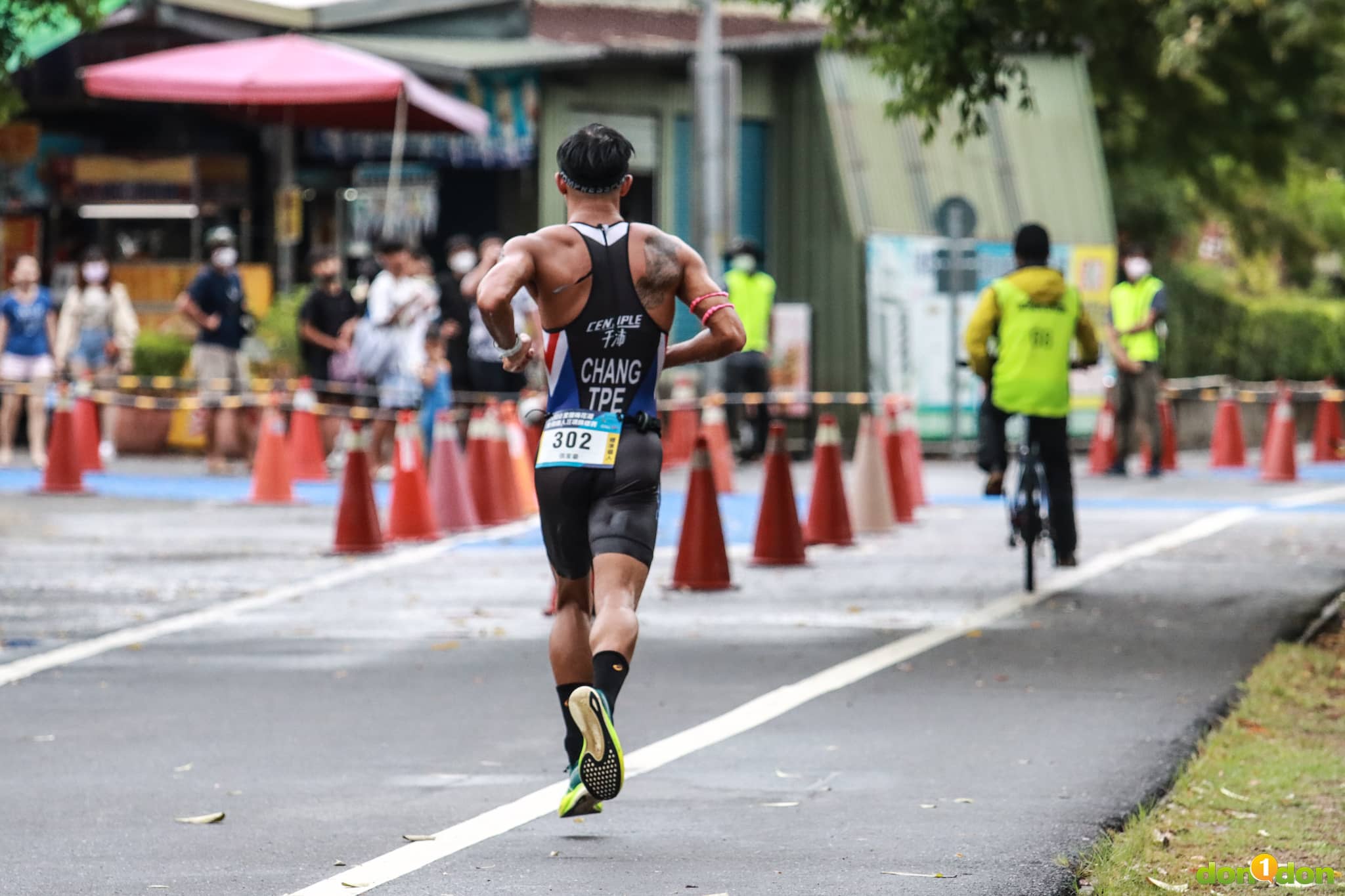 張家豪的背影讓全場選手看得到、追不到
