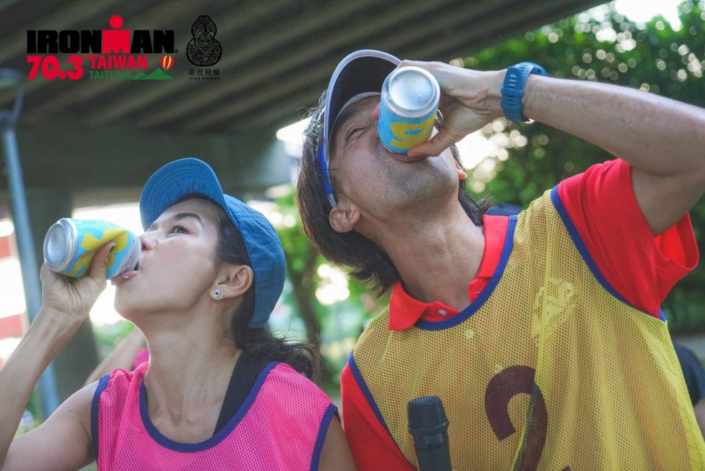 想挑戰「啤酒之神」稱號?玩賽樂園《Beer Mile 路跑》等你來挑戰!