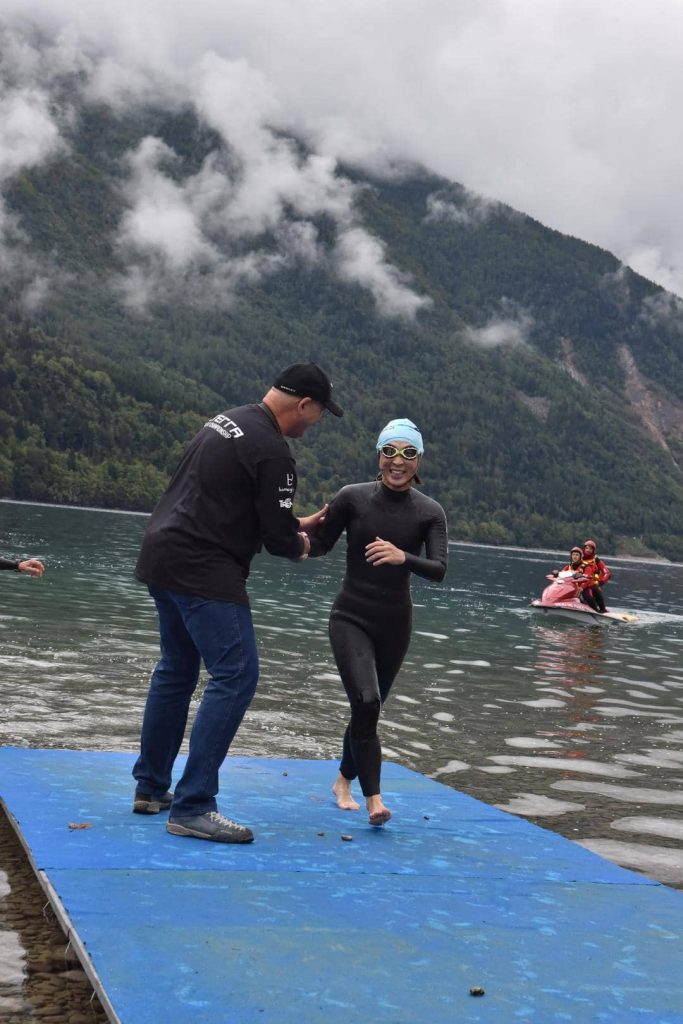 XTERRA義大利式錦賽卡媽體驗到游泳最後一位上岸的「尊榮感」。圖片來源:卡媽