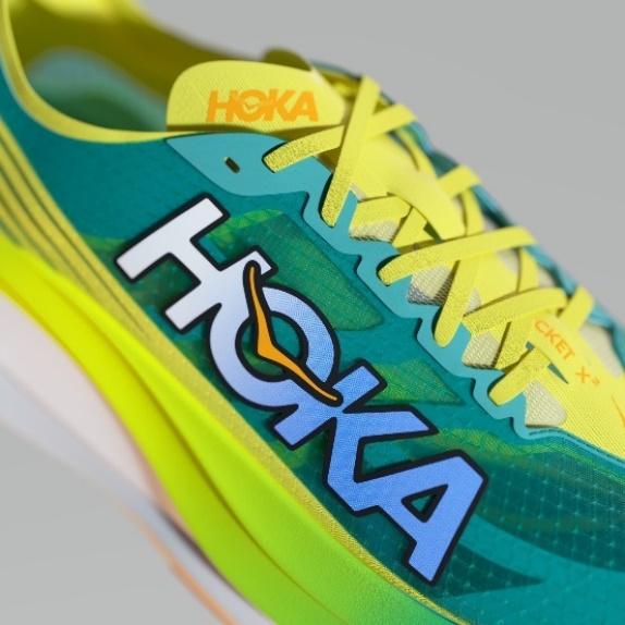 ▲ HOKA ROCKET X 2 首次使用 ETPU 紗線結構,鞋面更輕量透氣