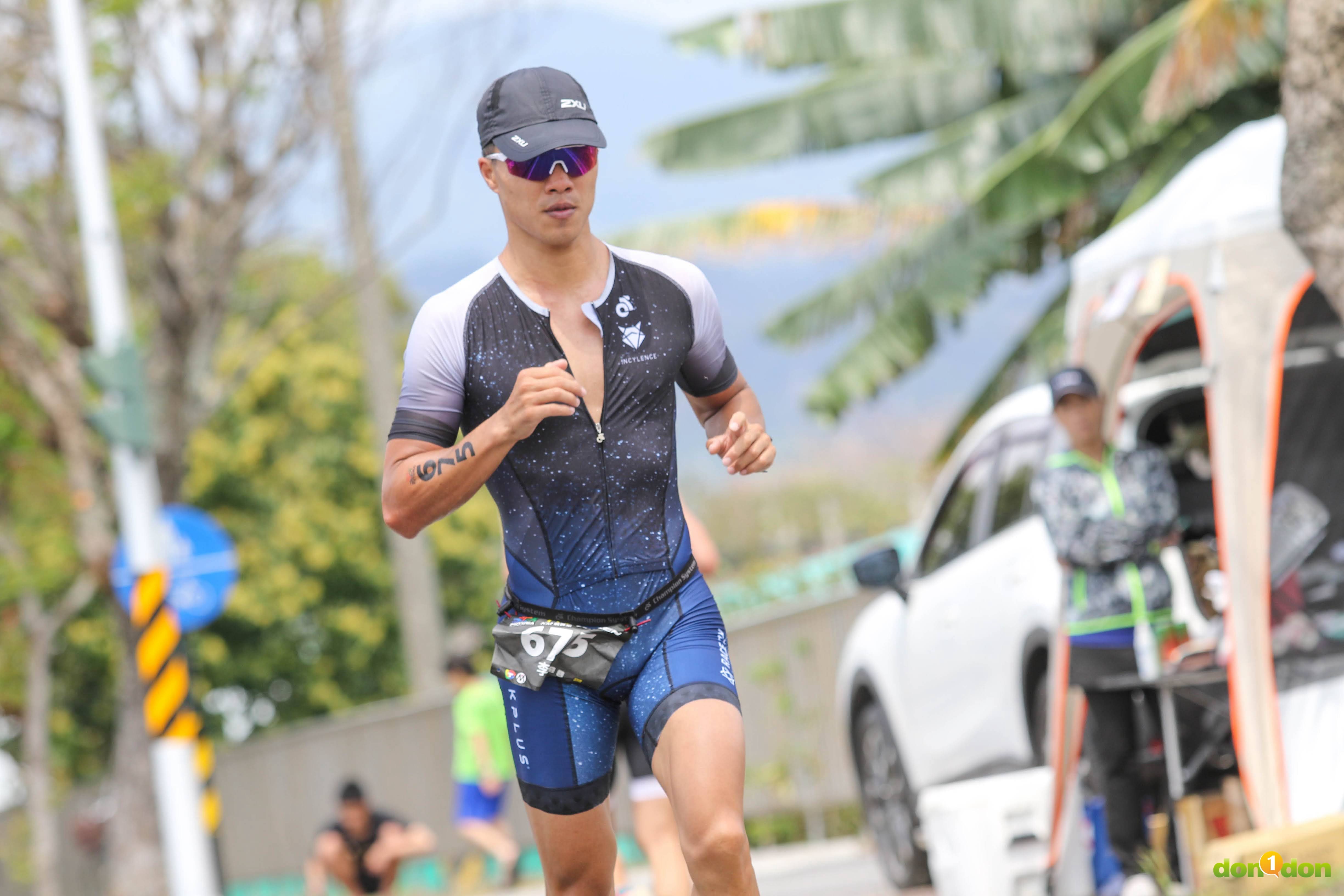 「骨灰級三鐵選手」李瑋(高雄)