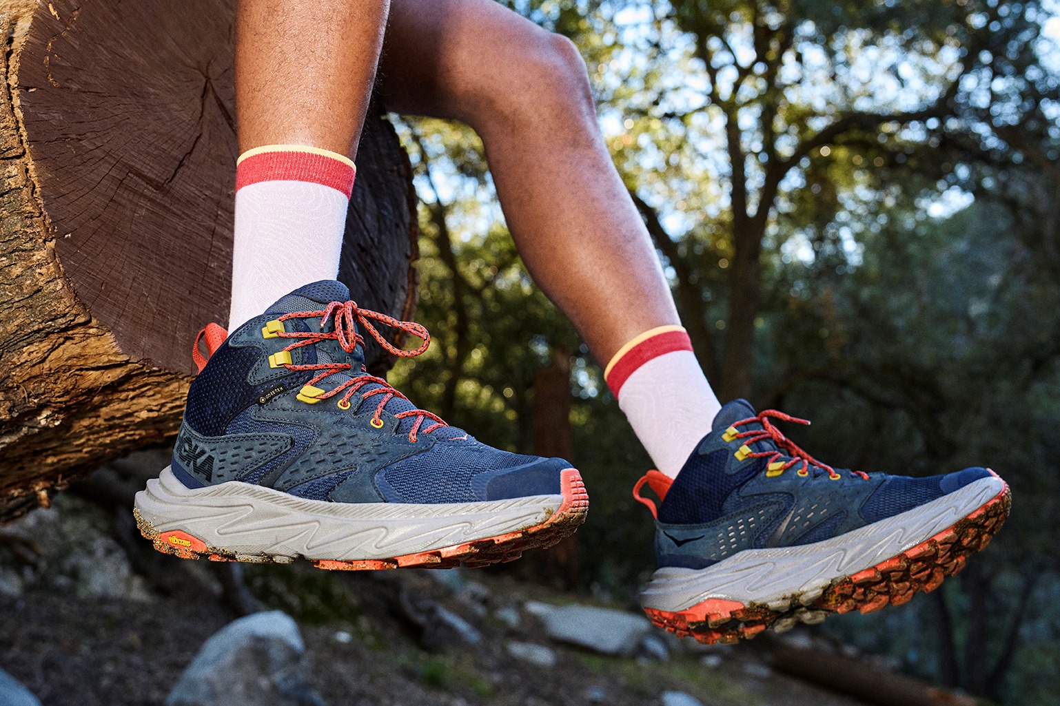 HOKA太空新色正式亮相，Anacapa 2 Mid GTX外太空藍/灰、Anacapa 2 Low GTX星空紫等多款新色熱賣中