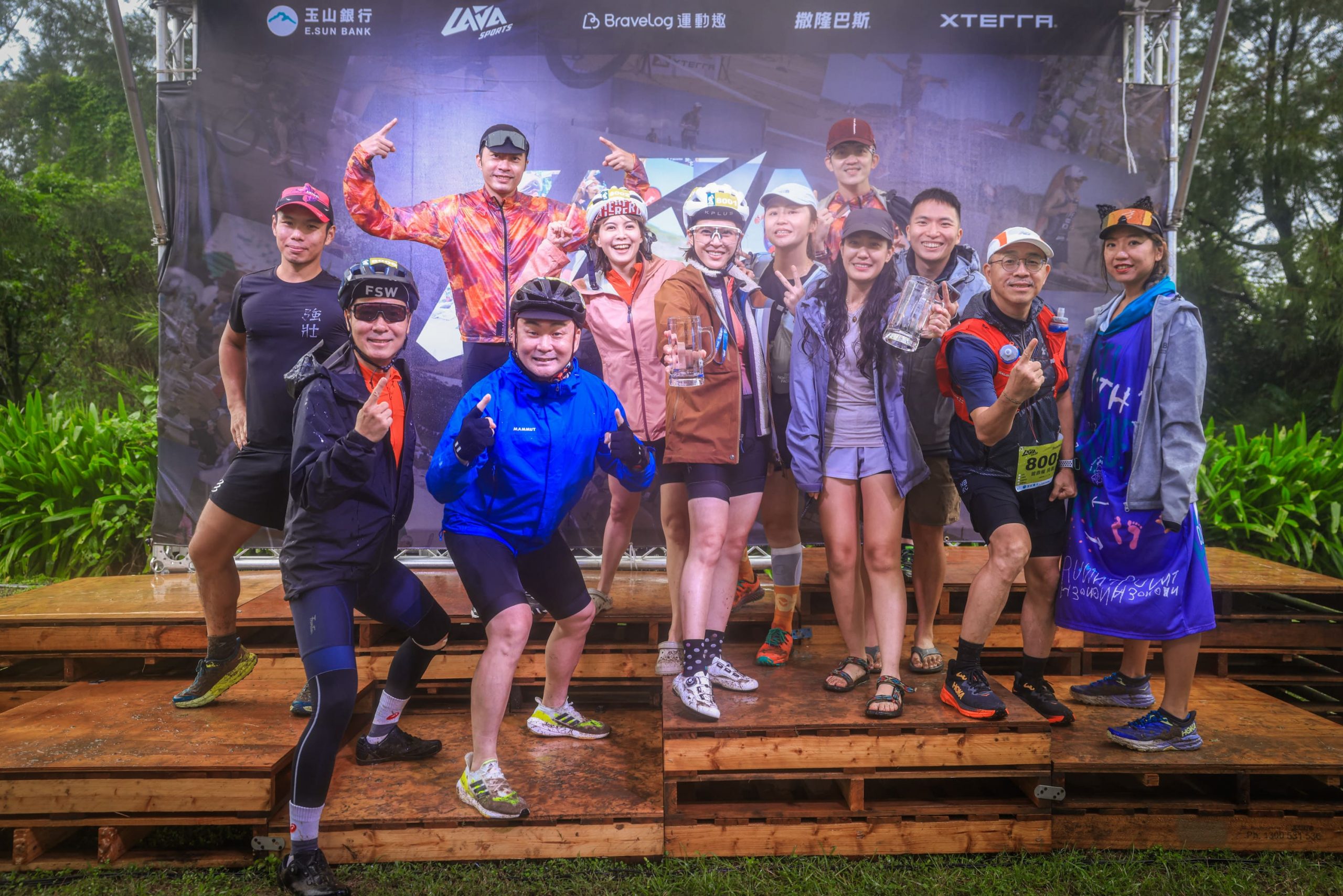 許多藝人組隊參賽!圖片來源:LAVA Sports 台灣鐵三項公司