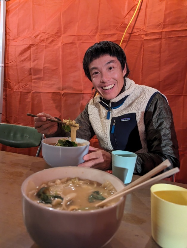 (每個人都至少吃個兩碗,我是一碗都吃不完 )
