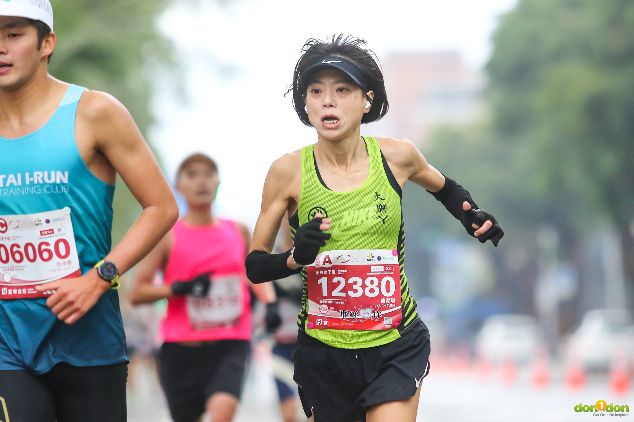 全馬國內女子第三名:董家琪。攝影:趴趴牛