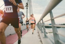 有加油觀眾 你的跑步表現會更好嗎 照片來源:runningmagazine