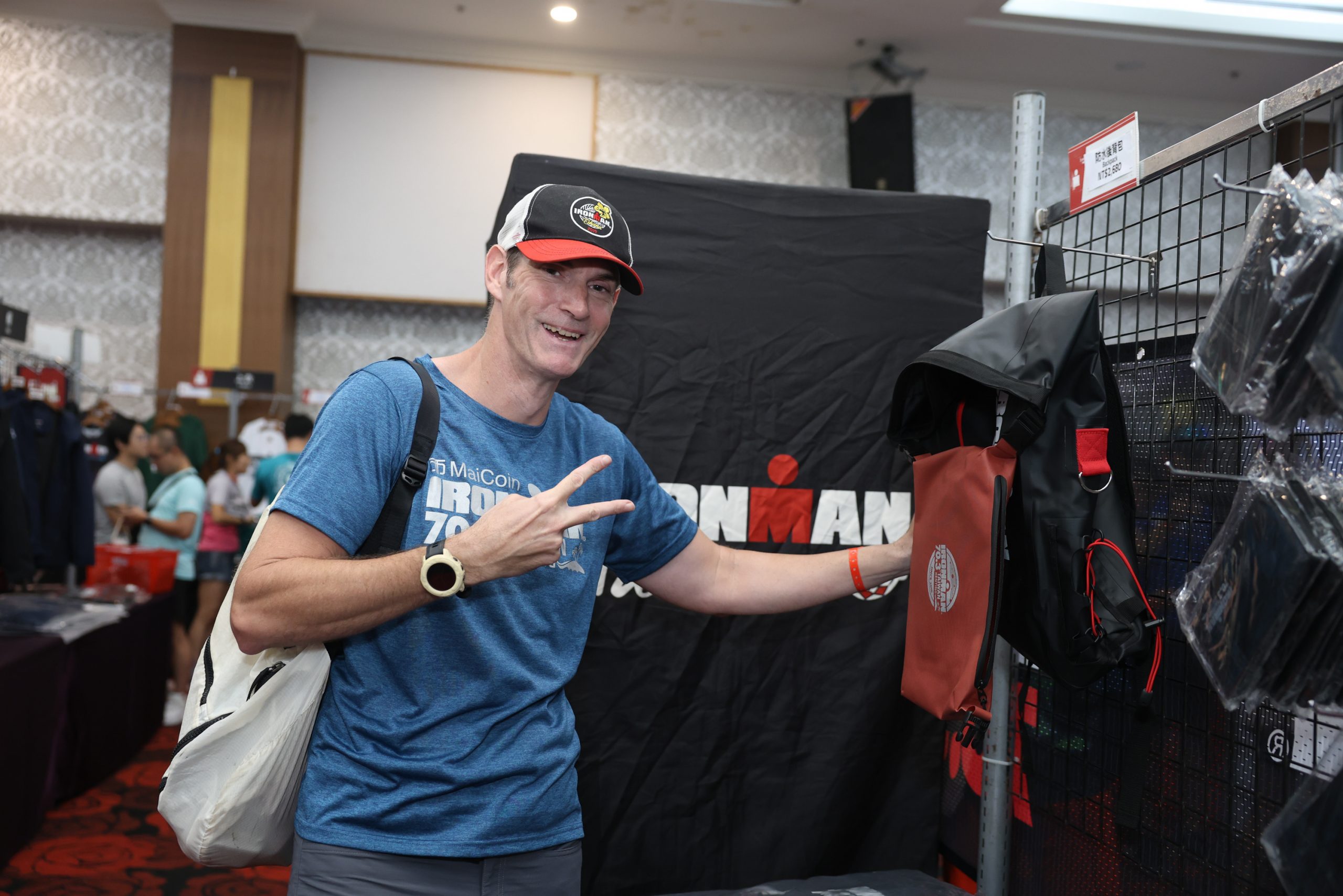 2024 IRONMAN 70.3 Kenting 於10月5、6於福華飯店展開，官方商店裡買氣旺盛