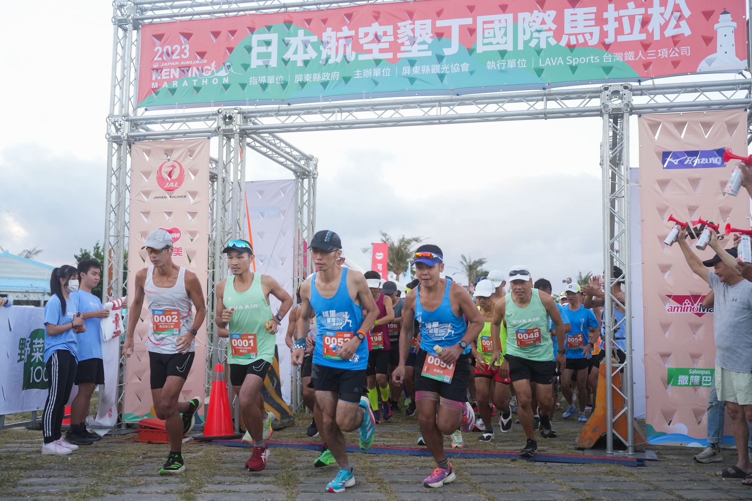 2024日航墾丁馬共有四個組別，包含42KM全馬組、21KM半馬組、12KM挑戰組和4KM體驗組