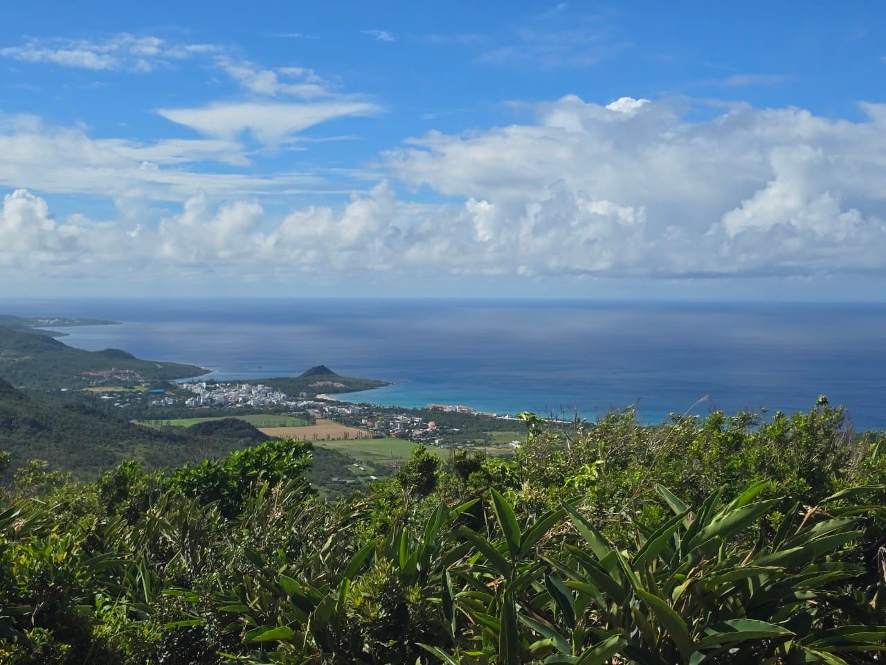 大山母山至高點上飽覽墾丁國家公園依山傍海的天然美景(圖:SUPERACE提供)