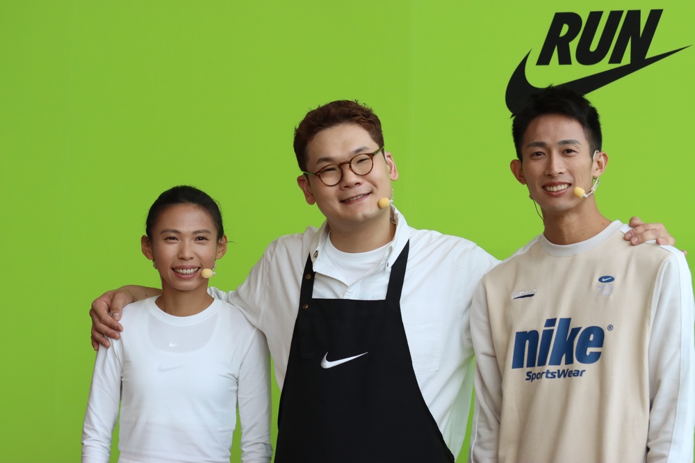 營養補給有助提升運動表現，Nike長跑運動員周庭印、曹純玉與韓國主廚金太星 Taesung Kim共同示範跑者專屬菜單，盼以最佳狀態迎戰年末賽事。