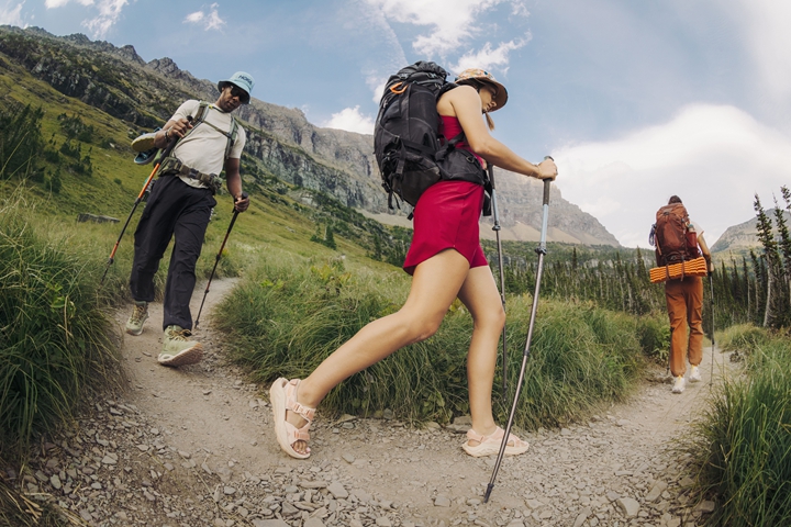 HOKA Summer Escapes 系列登山健行鞋款升級登場,緩震回彈更有感,滿足春夏時節征服多種地形。