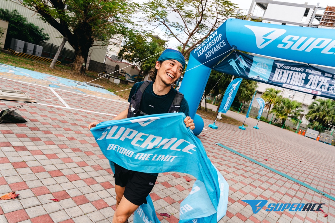 日本超馬怪傑Takuya Wakaoka技壓群雄奪冠(SUPERACE提供)