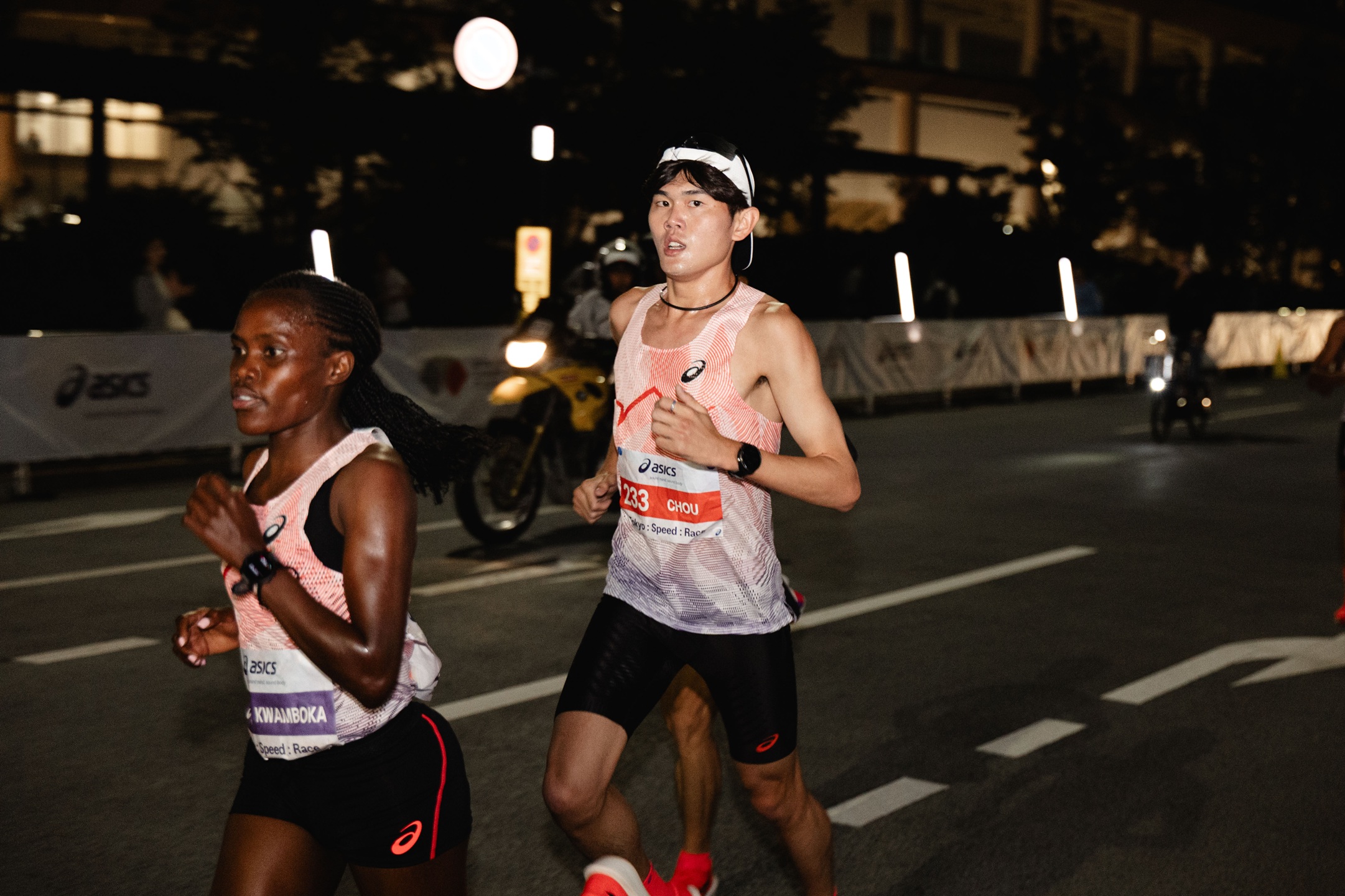 TEAM ASICS 台灣選手周鴻宇以31:48順利完賽