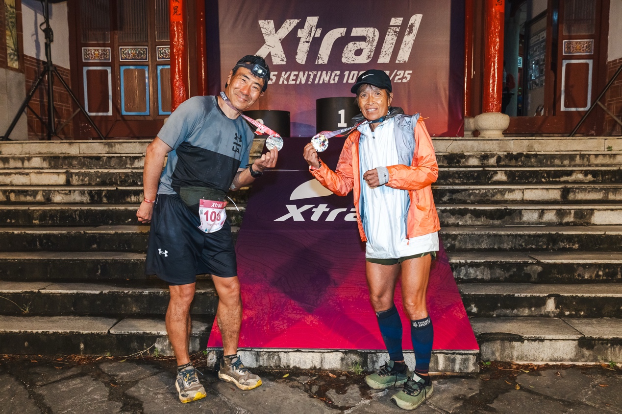 來自日本沖繩的今西克也(左)與今西さゆり(右)夫妻專程為了參賽Xtrail 100而首次來台。