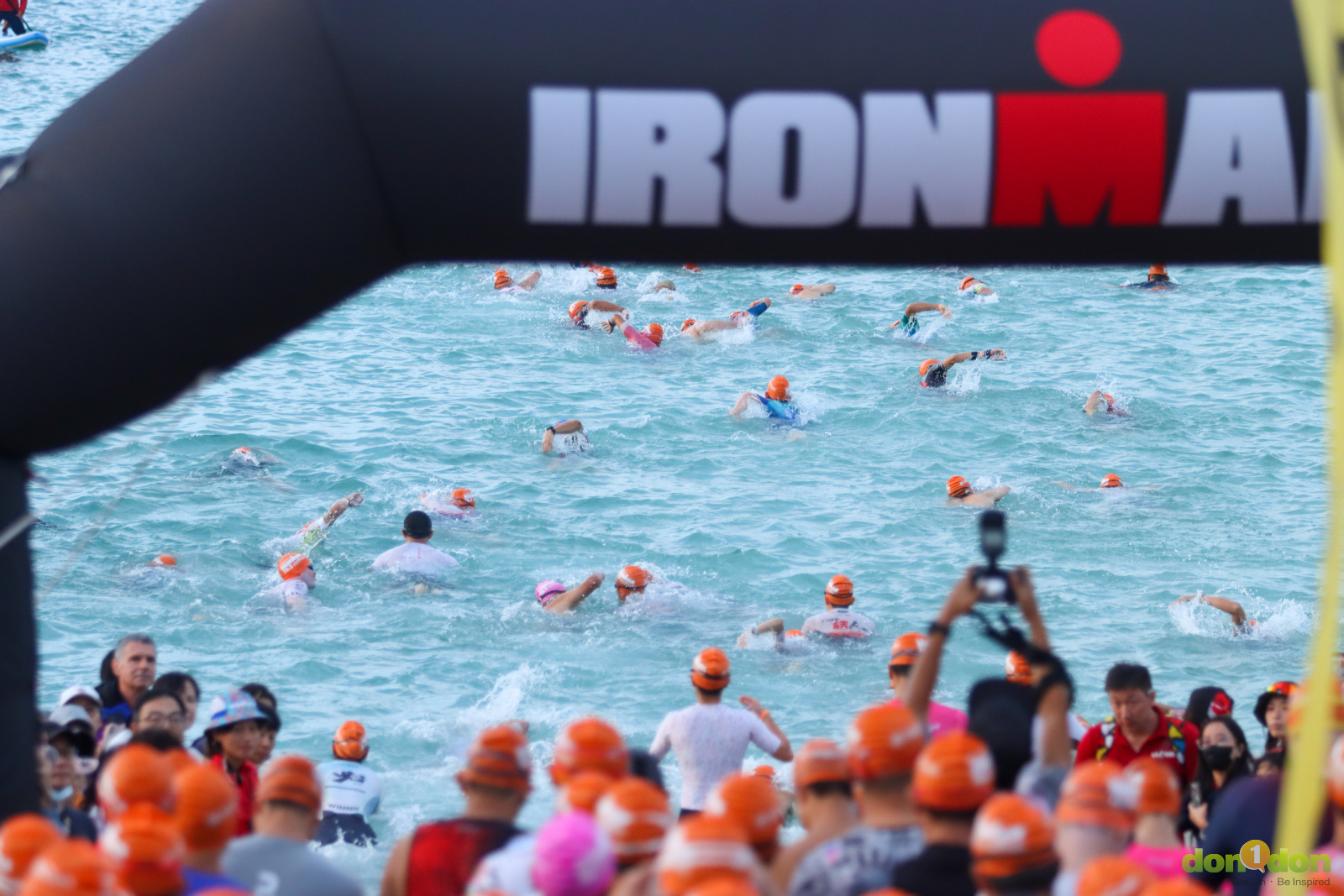 IRONMAN 70.3 KENTING的游泳項目在墾丁小灣進行