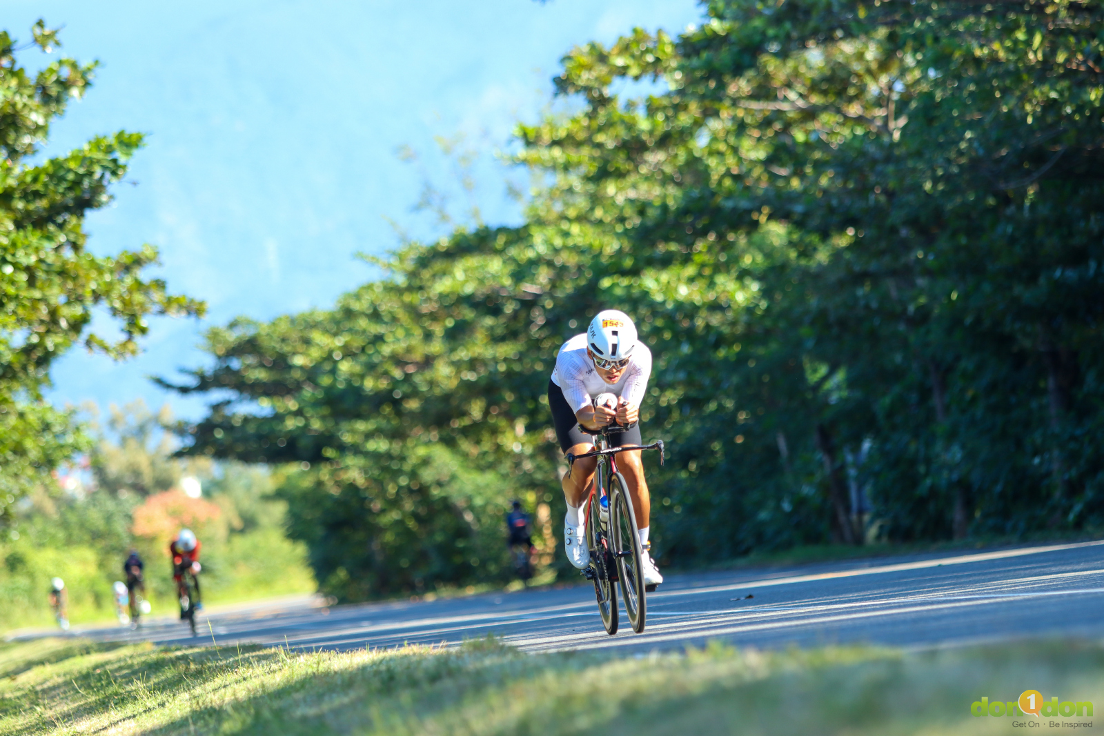 自行車賽道90公里，選手們在恆春半島的山與海之間飛馳